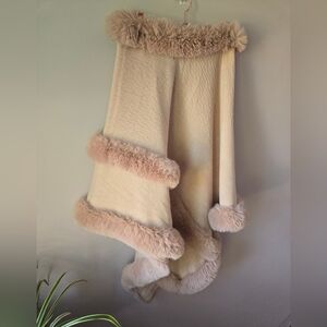 ✨ Trending Le Moda Faux Fur Trim Cape | Old Money Chic | OS